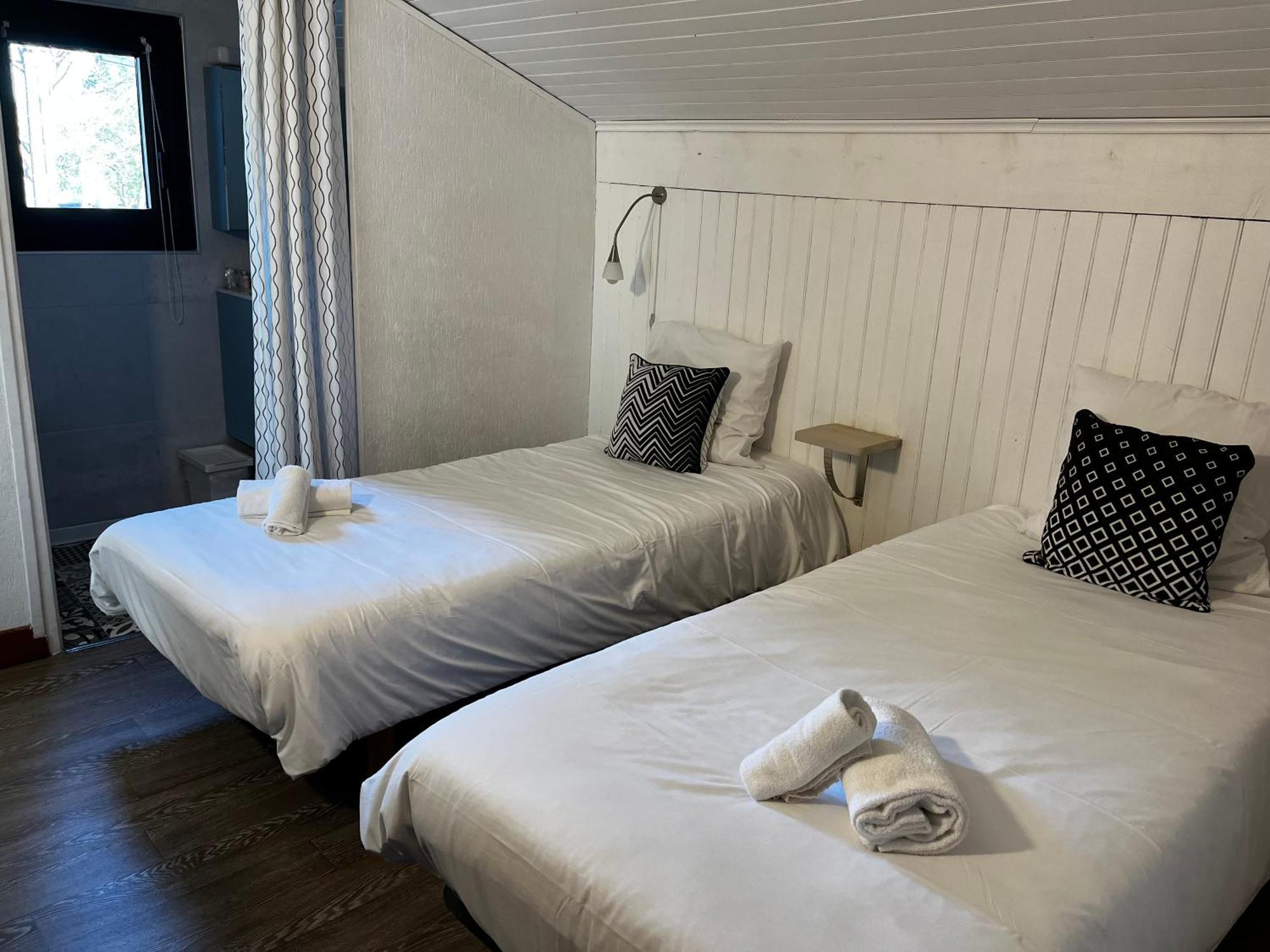 Hotel Cote Et Lac บิสการ์รอส ภายนอก รูปภาพ